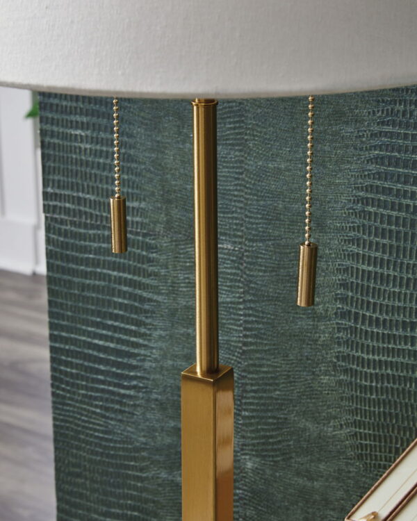 Haigwood - Metal Lamp - Image 6