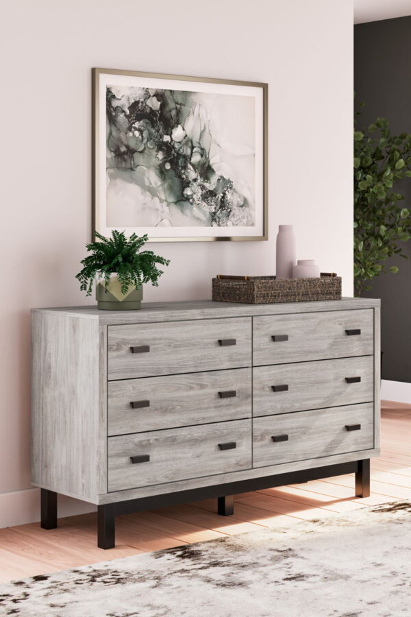 Vessalli - Panel Bedroom Set - Image 4