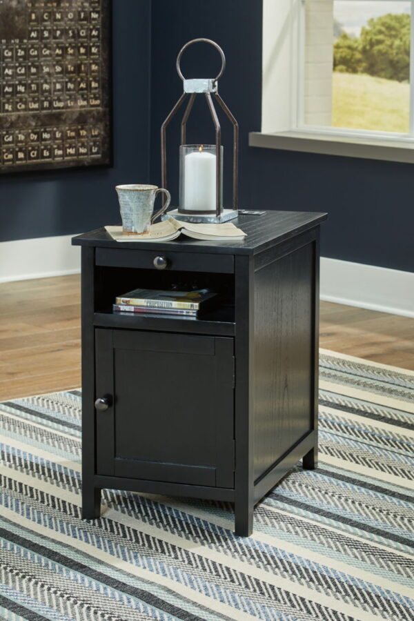 Treytown - Chair Side End Table - Image 13