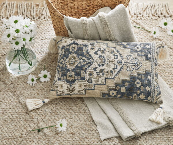 Winbury - Pillow - Image 4