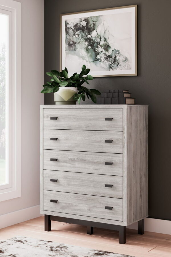 Vessalli - Black / Gray - Five Drawer Wide Chest - Image 2