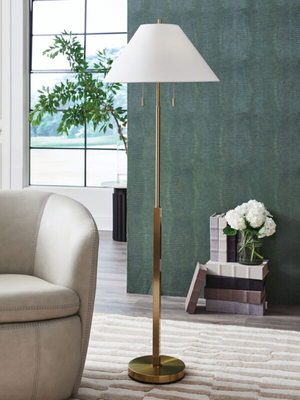 Haigwood - Metal Lamp - Image 3