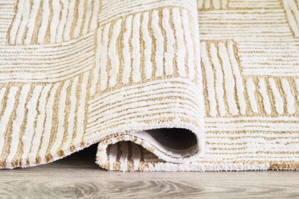 Adanmund - Rug - Image 4