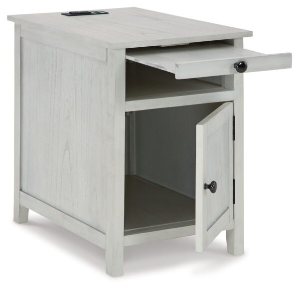 Treytown - Chair Side End Table - Image 12