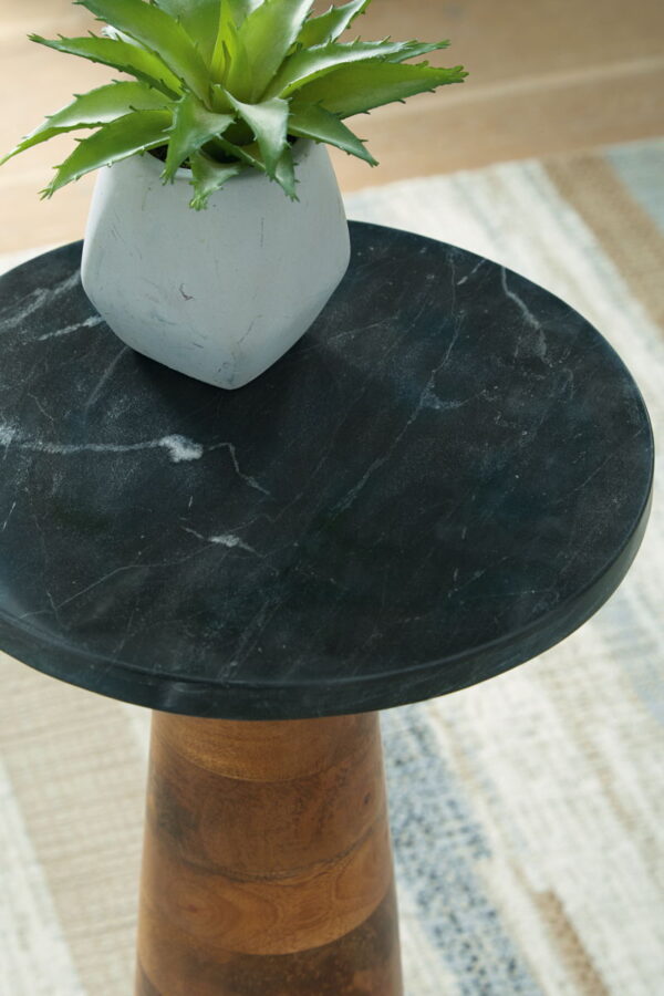Quinndon - Brown / Black - Accent Table - Image 4
