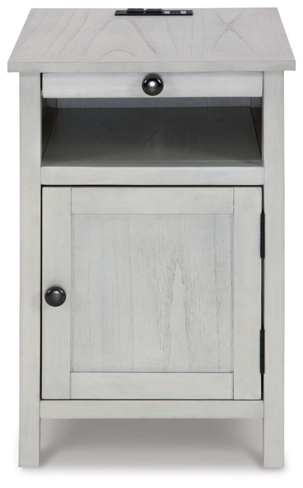Treytown - Chair Side End Table - Image 4