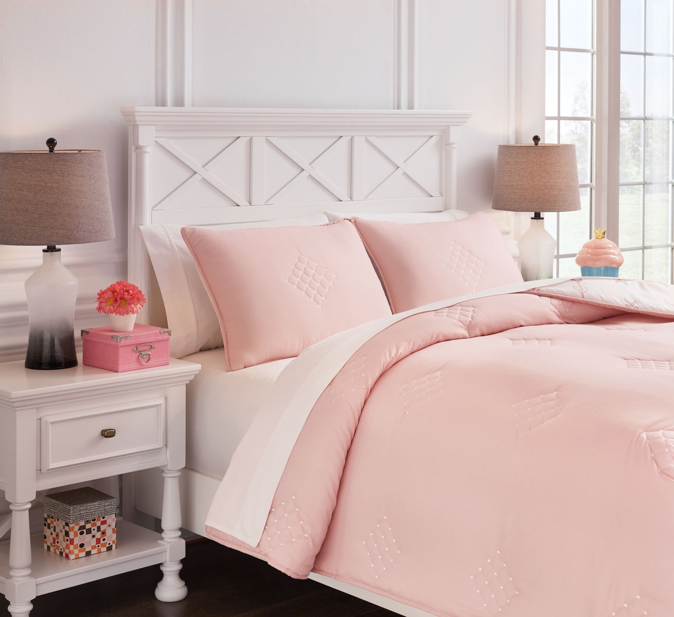 Lexann - Comforter Set - Image 4