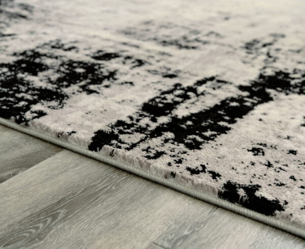 Zekeman - Rug - Image 4