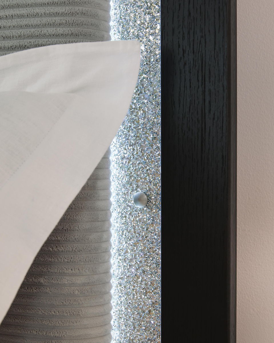 Maeling - Upholstered Panel Headboard - Image 9