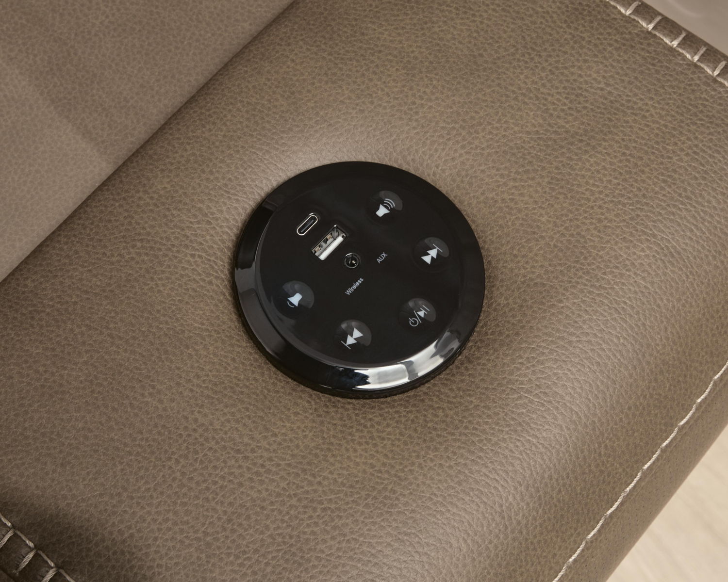 Max-Momentum - Reclining Sectional - Image 14