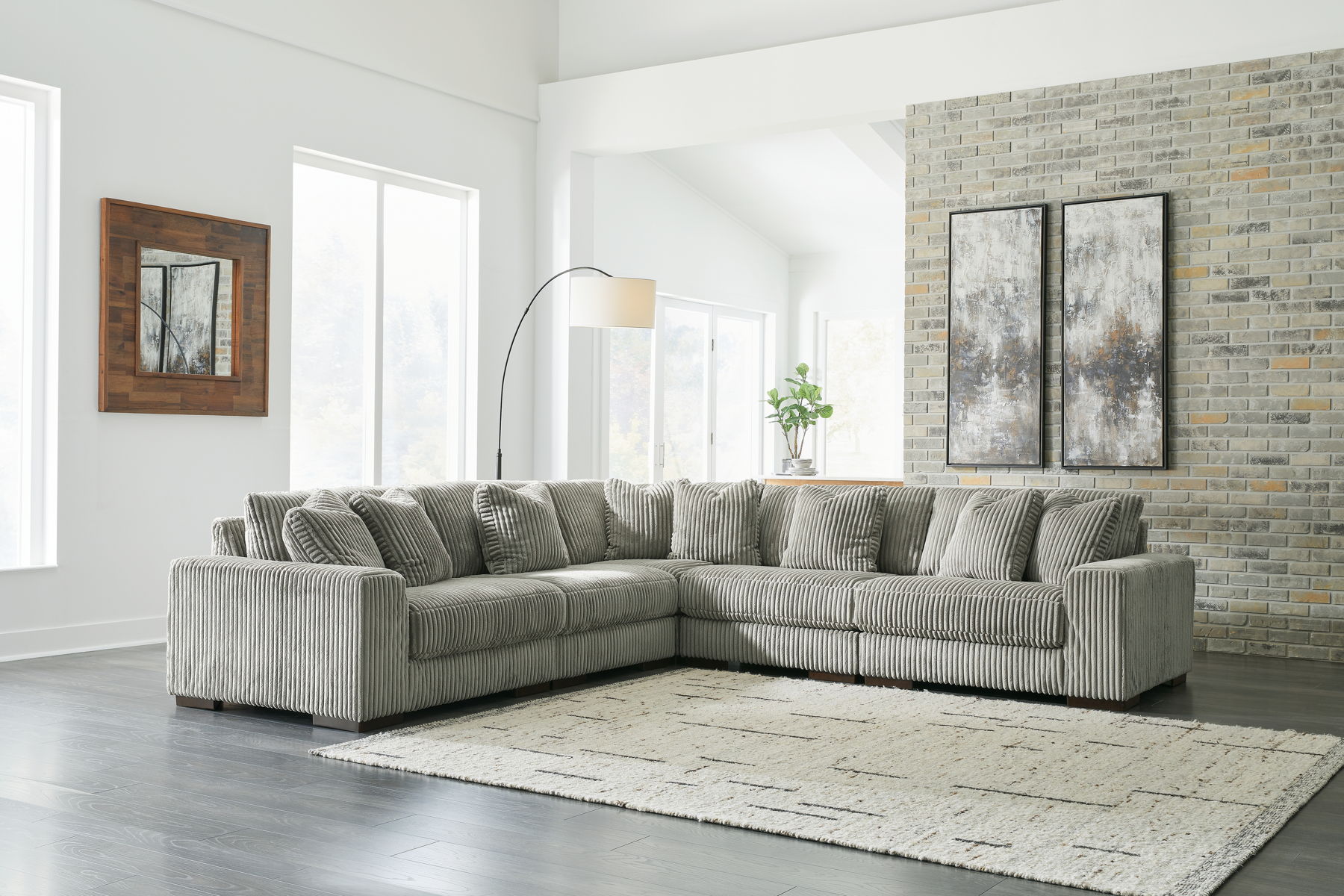Lindyn - 5 Piece Sectional - Image 2