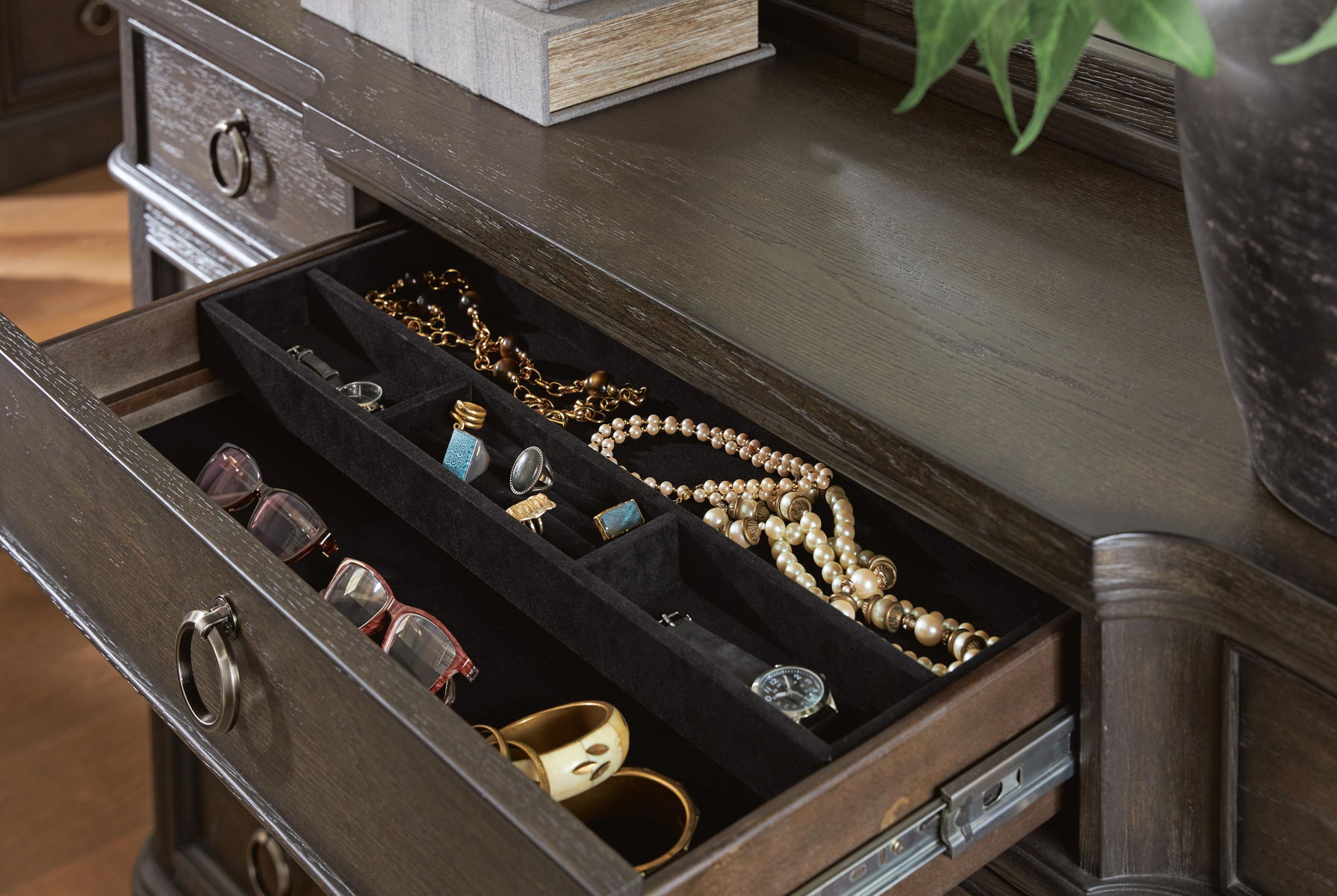 Wickenger - Dresser - Image 7
