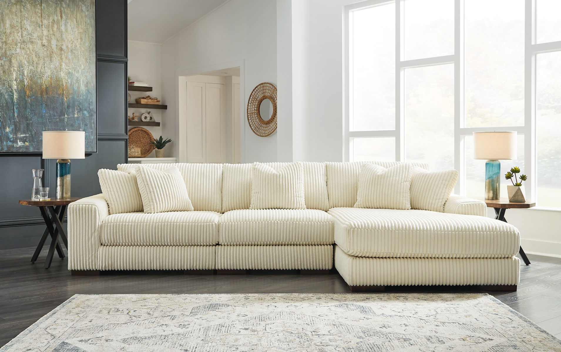 Lindyn - 3 Piece Sectional - Image 2