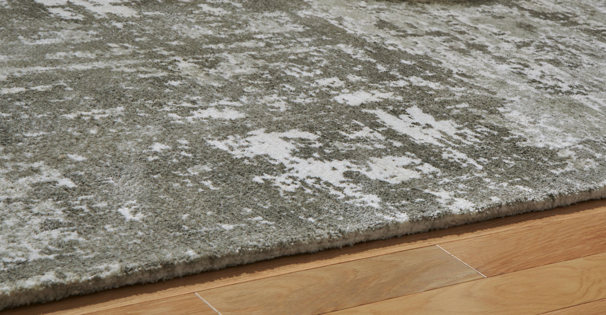 Valmontic - 5' x 7' Rug - Gray - Image 2