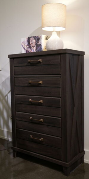 Vonitta Bay - Five Drawer Chest - Dark Brown